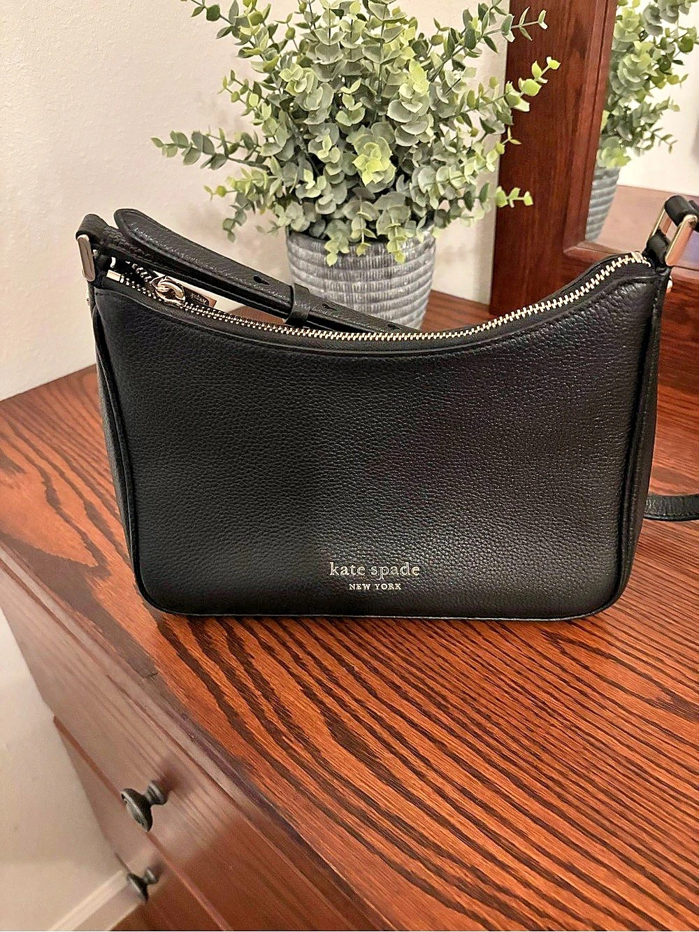 Kate Spade Black Pebbled Leather Crossbody Bag Gold Hardware - Like New